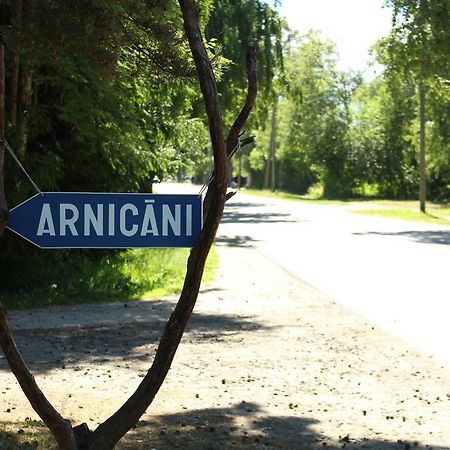 رَگَسِمس Viesu Maja Arnicani المظهر الخارجي الصورة